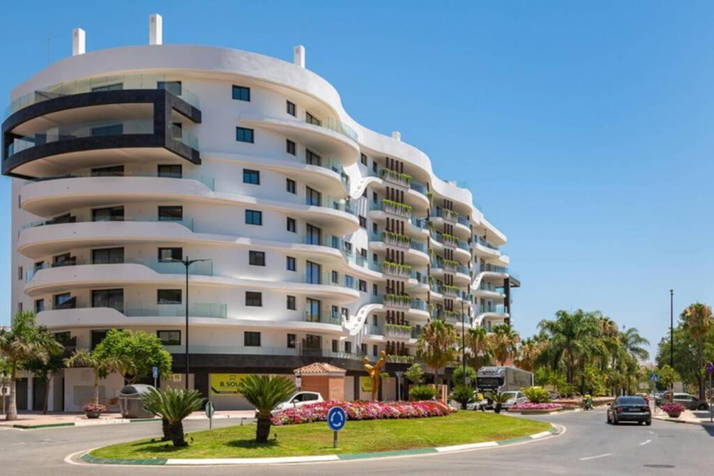 Keywise Family Luxury Infinity Beach & Golf Estepona Exterior photo